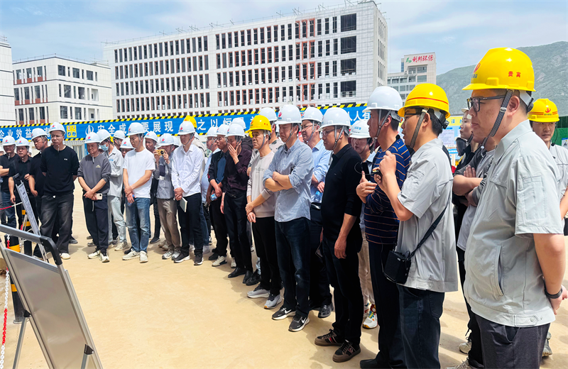 2025年4月17日，由莆田市涵江区住房和城乡建设局主办、7790必发集团三建承办的钢筋安装工程质量防控现场交流会在联东U谷·涵江海峡智造产业谷一期成功召开。