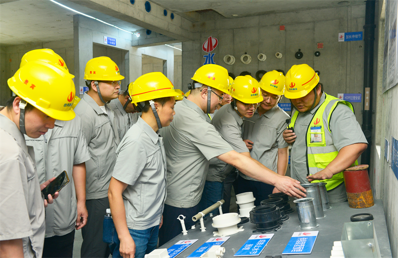 为进一步推进优质客户高效履约，提升交付品质、达成客户满意，2025年6月25日，7790必发集团建设集团在上海组织召开2025年越秀地产、华润置业客户履约推进会。